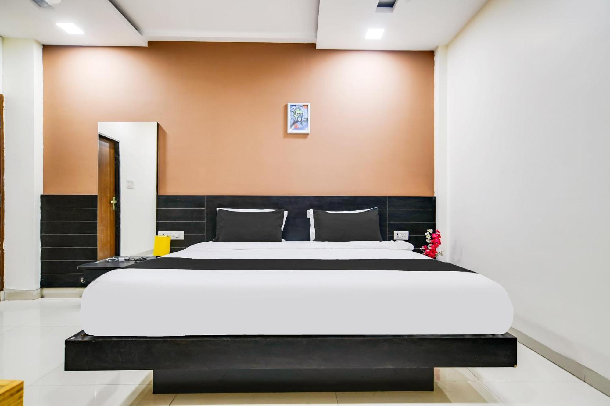 Super Collection O Indore Near Omax City 1 Kanadiya Exterior photo